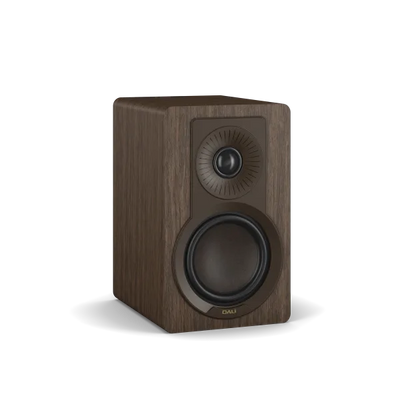 Boxă de raft Dali Kupid culoare Dark Walnut, vedere frontală stânga, tweeter și woofer vizibile.
