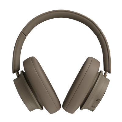 Căști Bluetooth Dali iO-12 culoare Mocha Grey, vedere frontală cu pernițe mari și butoane laterale vizibile.