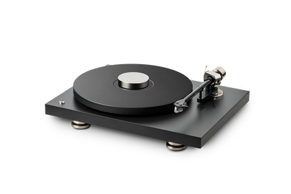 Pick-up Pro-Ject Debut PRO negru, vedere laterală dreapta, braț carbon-aluminiu și platan metalic.