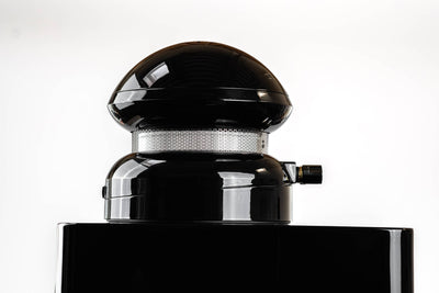 Elac 4PI Plus V Tweeter on Top - Pereche, într-un living.