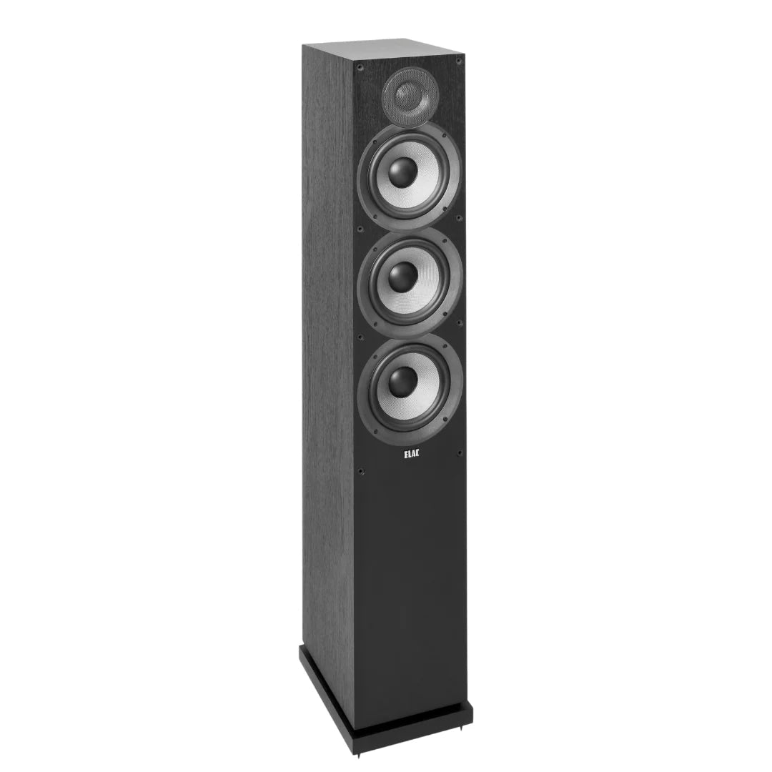 Boxă de podea ELAC Debut DF6.2 neagră, vedere laterală-stânga, 3 woofere și un tweeter vizibile frontal.