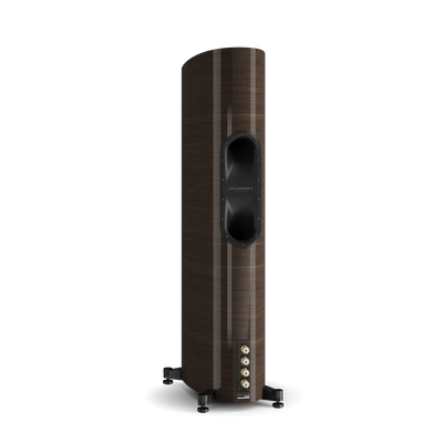 Spatele boxei Dali EPIKORE 9, finisaj nuc, arată porturile de bas reflex și conectorii pentru cabluri audio.