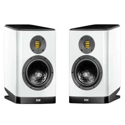 Boxe de raft Elac Vela BS 404.2 albe, vedere frontală, cu tweeter JET 5 și woofer cu structură geometrică.