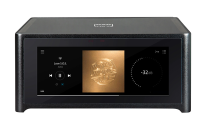 Amplificator stereo NAD M10 V3 vedere frontală, ecran tactil activ, carcasă neagră, volum -32 dB.