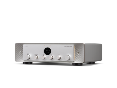 Amplificator Marantz Model 40n argintiu, vedere din studio, unghi stânga, afișaj HDMI ARC, butoane control.