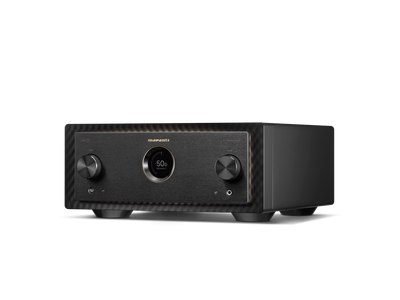 Amplificator Marantz Model 10, vedere din față, negru, cu butoane de control mari și afișaj central digital.