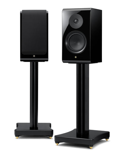 Boxe Yamaha NS-800A negre, vedere frontală, pe suporturi negre, cu grilaj detașabil și difuzoare vizibile.