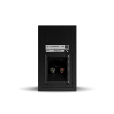 Spatele boxei Dali OPTICON 1 MK2, culoare Black Ash, cu conectori și eticheta specificațiilor vizibile.