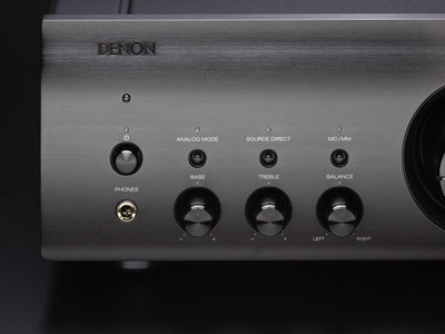 Denon PMA-1700NE Amplificator, control tonuri, vedere frontală, argintiu, butoane pentru bass, treble, balans.