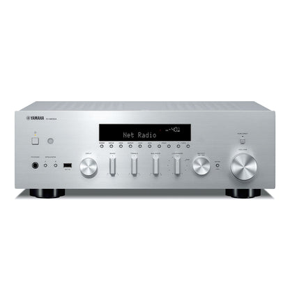 Yamaha R-N600A Receiver AV argintiu, vedere frontală. Afișaj digital activ, butoane de control vizibile.