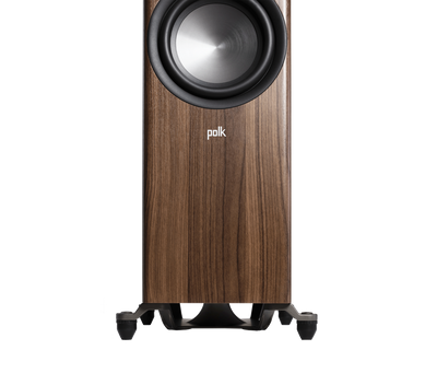 Polk Audio Reserve R700 Boxe de podea, close-up maro, detaliu difuzor frontal și suport stabil.