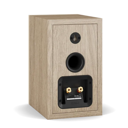 Boxă Dali Sonik 1 culoare stejar natural, vedere spate cu port bass reflex și conectori audio.
