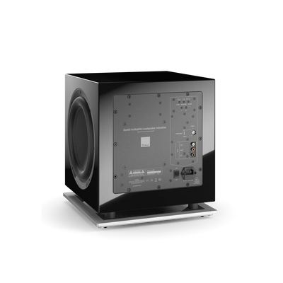 Subwoofer Dali SUB P-10 DSS negru, vedere spate, conectori RCA și panou de control vizibile.