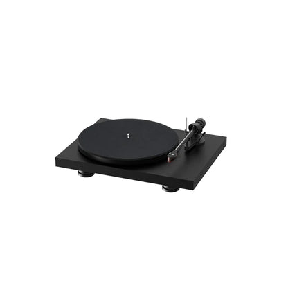 Pick-up Pro-Ject Debut Carbon EVO 2M-RED negru, vedere frontală laterală, braț, platan și cartuș vizibile.