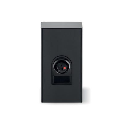 Spatele boxei Focal ARIA EVO X N°1, culoare negru, arată conectorii pentru cabluri audio.