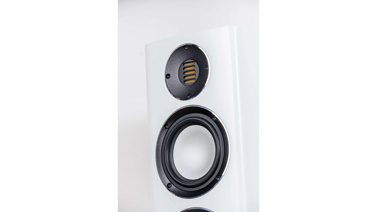 Elac Carina FS 247.4 Boxe de podea - Pereche Satin White, imagine oficială.