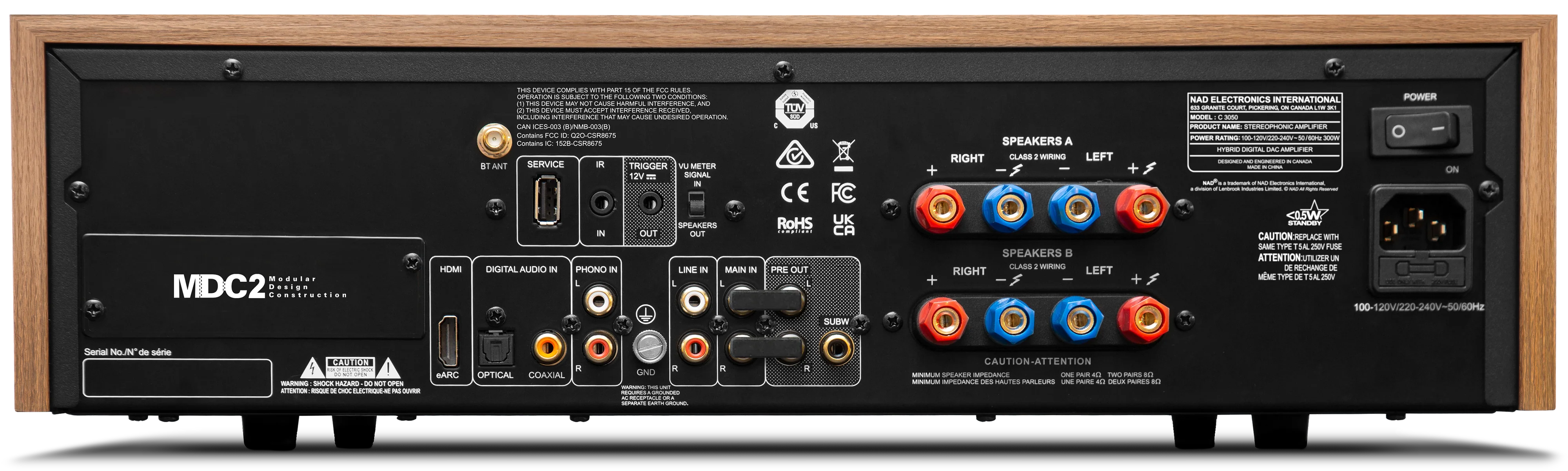 Panou spate negru NAD C 3050 Amplifier cu conectori HDMI, coaxial, optic, ieșiri boxe A/B și alimentare.
