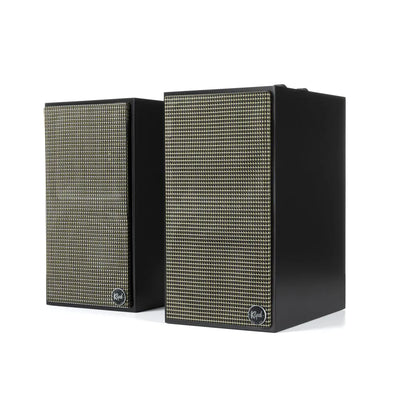 Boxe active Klipsch The Fives negre, vedere frontală ușor laterală, grile textile frontale vizibile.