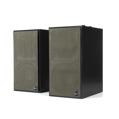 Boxe active Klipsch The Fives negre, vedere frontală ușor laterală, grile textile frontale vizibile.