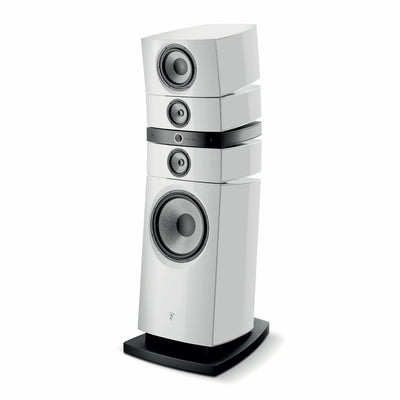 Boxă Focal Grande Utopia EM Evo, alb Carrara, vedere laterală. Prezintă difuzoare multiple și bază solidă.