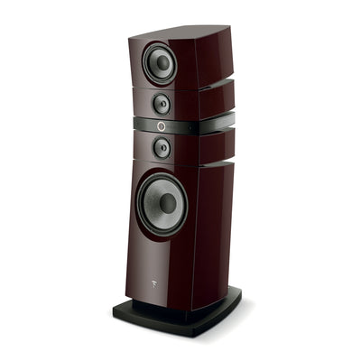 Focal Grande Utopia EM Evo Boxe de podea, unghi 3/4, culoare ciocolată, difuzoare multiple vizibile.