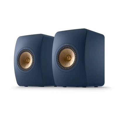 Boxe KEF LS50 Meta pasive bleumarin, vedere frontală ușor laterală, difuzor Uni-Q auriu vizibil.