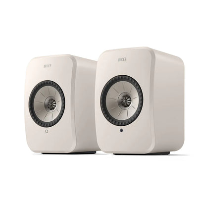 Boxe active KEF LSX II LT albe, vedere unghiulară față-stânga, difuzoare Uni-Q vizibile frontal.
