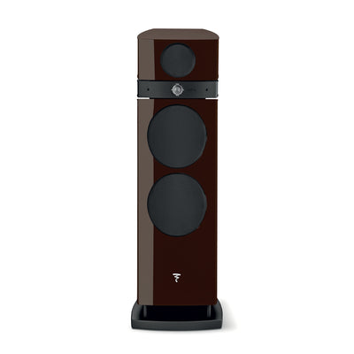 Focal Maestro Utopia Evo Boxe de podea, față maro ciocolată, două difuzoare mari și un tweeter vizibile.