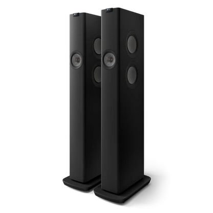 Boxe active KEF LS60 negre, vedere frontală și laterală, cu difuzoare Uni-Q și woofere vizibile pe lateral.