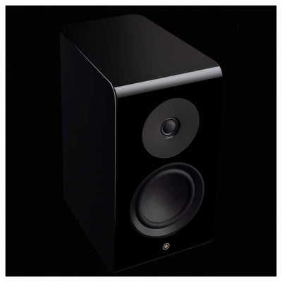 Yamaha NS-600A Boxe de raft, unghi frontal, negru, vizibil tweeter și woofer, finisaj lucios.