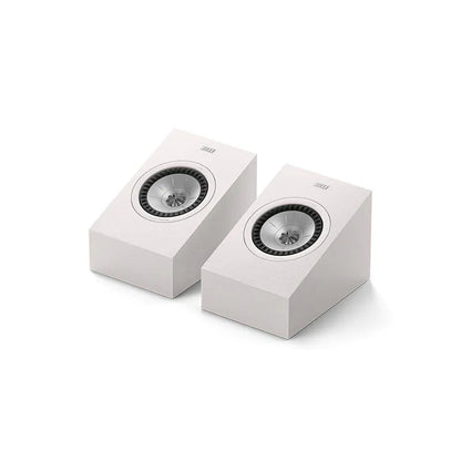 Boxe KEF Q8 Meta Dolby Atmos, culoare Satin White, vedere frontală în perspectivă, set de două unități.