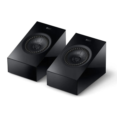 Boxe KEF R8 Meta Dolby Atmos negre, vedere frontală în pereche, fără grilaj, unghi perspectivă.