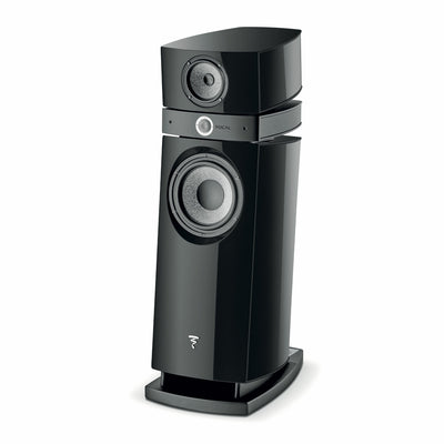 Boxă Focal Scala Utopia Evo neagră, vedere din unghi de 34 de grade, evidențiind difuzoarele și logo-ul.