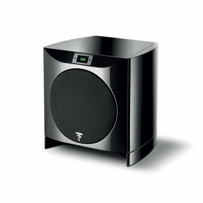 Subwoofer Focal SOPRA SW 1000 BE, vedere din unghi de 34 de grade, culoare neagră, grilaj frontal vizibil.