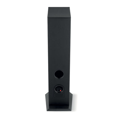 Spatele boxei Focal Theva N3, culoare neagră, arată portul bass reflex și conectorii pentru cabluri audio.