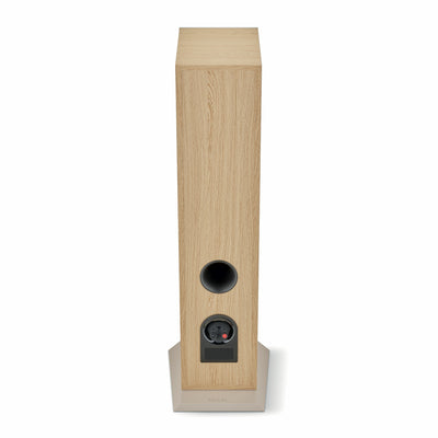Focal Theva N3 Boxe de podea, vedere din spate, finisaj lemn deschis, port bass reflex și conectori vizibili.