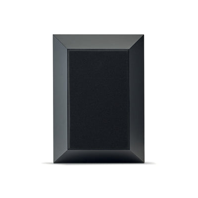 Focal Theva Surround Boxe de perete, vedere frontală, culoare neagră, grilaj față vizibil.