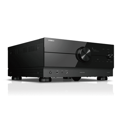 Yamaha RX-A8A Receiver AV, unghi lateral, culoare neagră, afișează buton volum mare și porturi frontale vizibile.